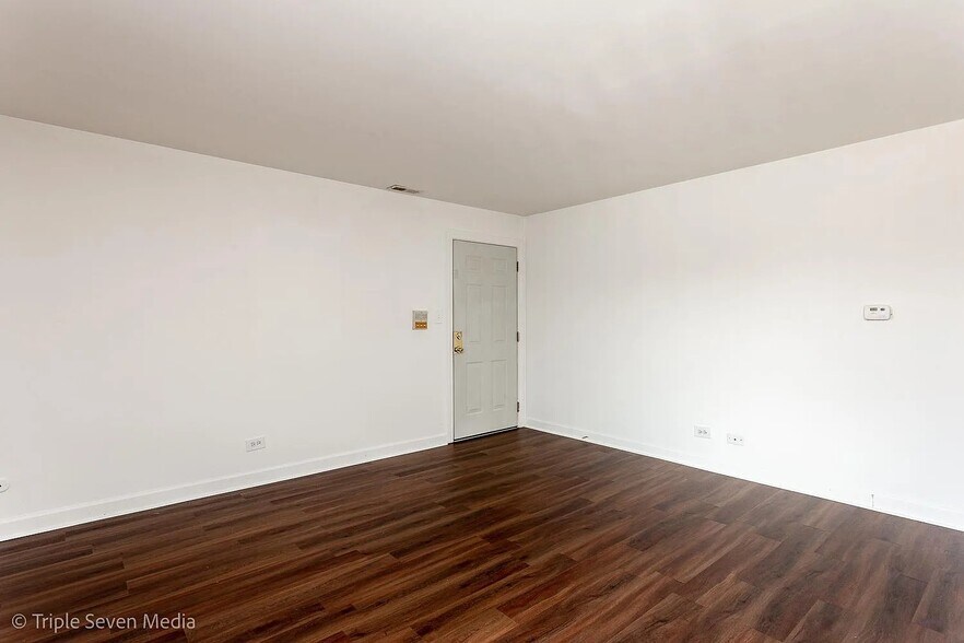 Building Photo - 7900 S 83rd Ct