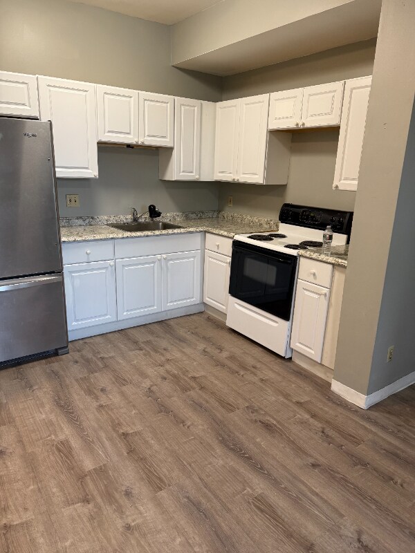 Building Photo - 12-14-14 E Main St