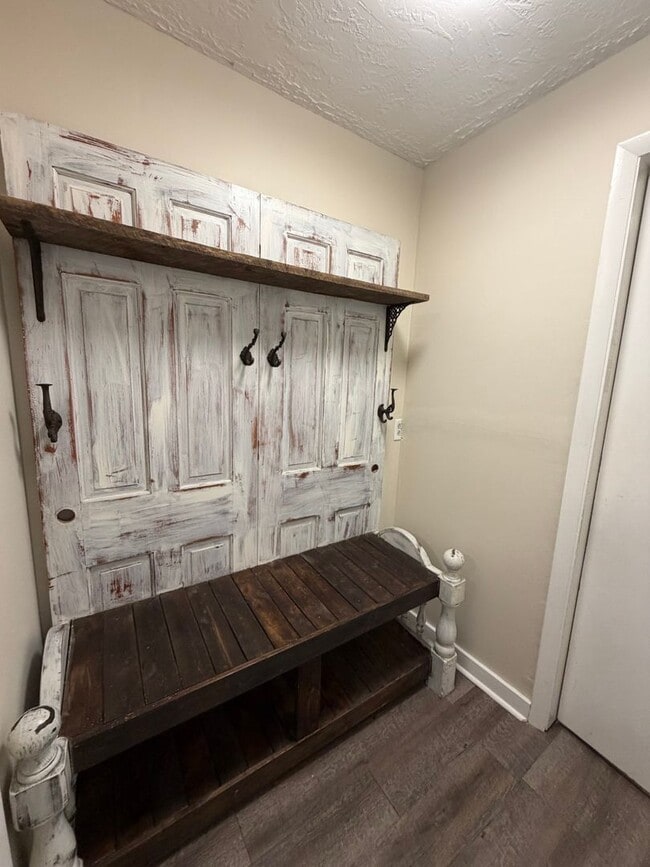 Building Photo - 2 bedroom/1 bath home in West Morristown