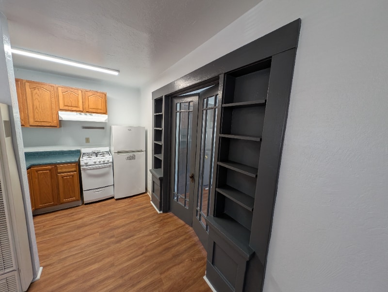 Building Photo - 202 W Sacramento Ave