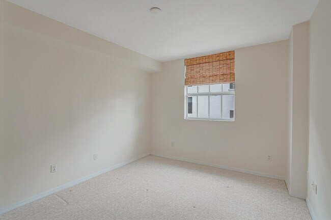 Building Photo - 600 S Dixie Hwy