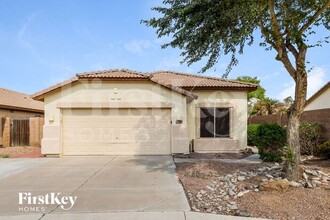 Building Photo - 12408 W Woodland Ave