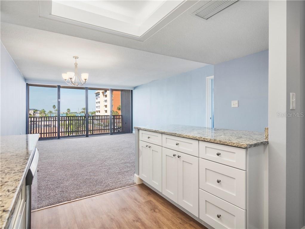 Building Photo - 450 Treasure Island Cswy