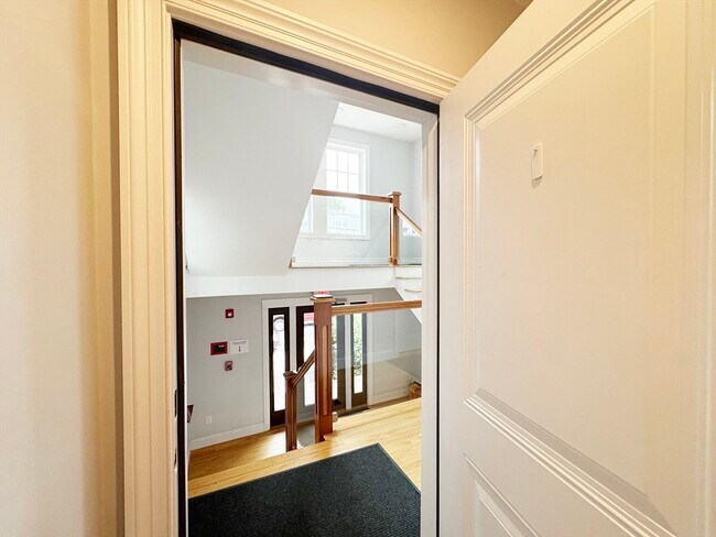 Building Photo - 214-216 E Eagle St