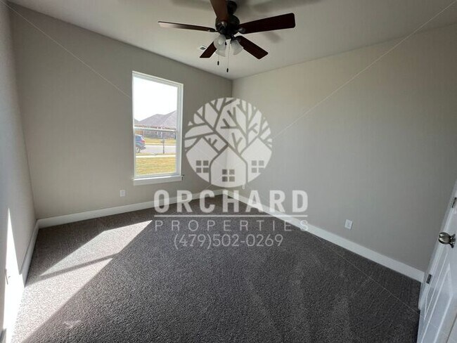 Building Photo - Tontitown- Single-Family Home- Spacious Kennedy Bonus Plan - 5th Bedroom/Bonus Room