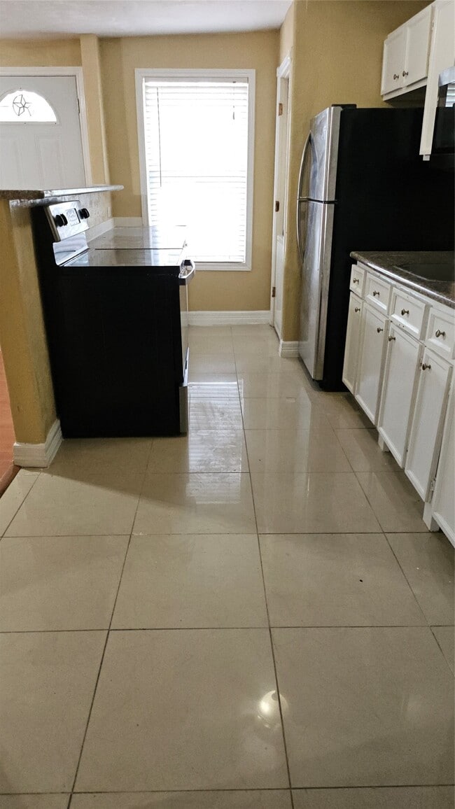 Building Photo - 5603 Northridge Dr