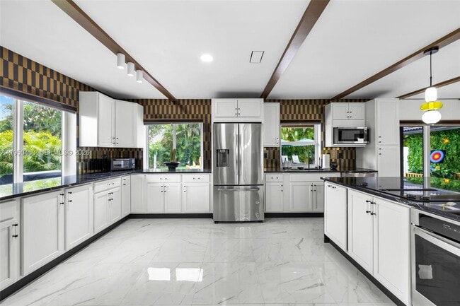 Building Photo - 10366 NW 15th St