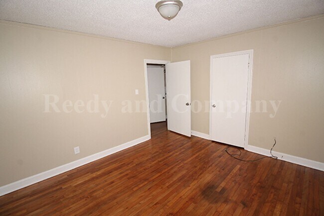Building Photo - 2977 N Radford Rd
