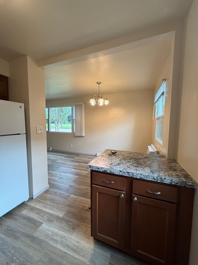 Building Photo - 3309 E Edgemere Dr