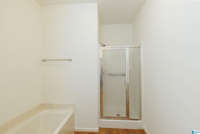 Building Photo - 2332 Ridgemont Dr