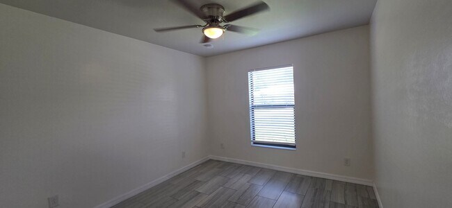 Building Photo - Duplex for rent