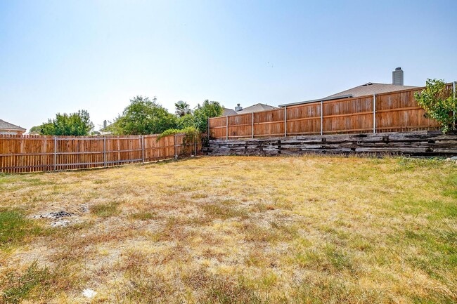 Building Photo - Perfectly located.  3 Bedroom, 2 Bath Home...