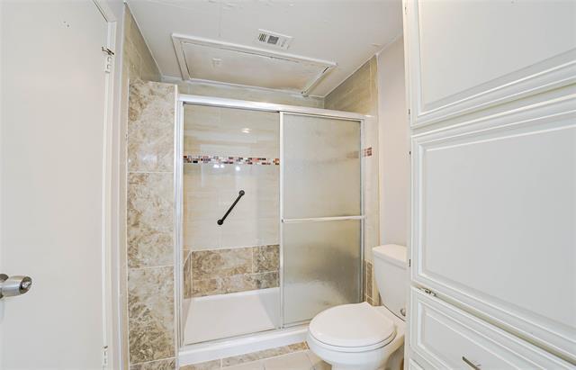 Building Photo - 3550 Country Square Dr