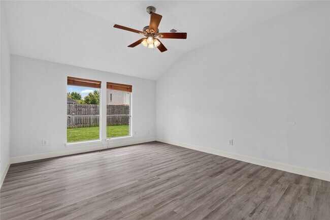 Building Photo - 7206 Glen Rosa Dr