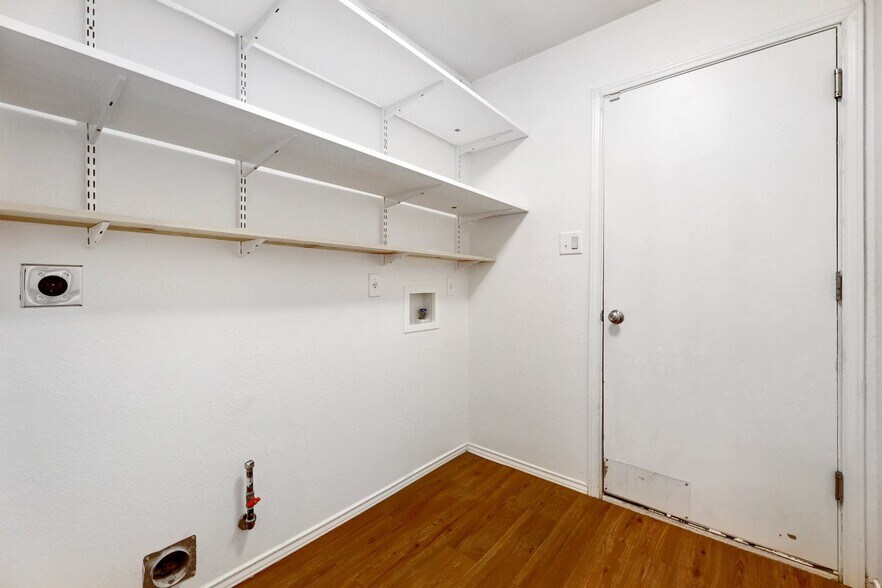 Building Photo - 301 Nicole Way