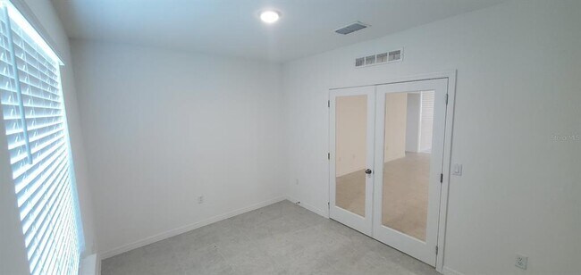 Building Photo - 1151 Oak Bluff Dr