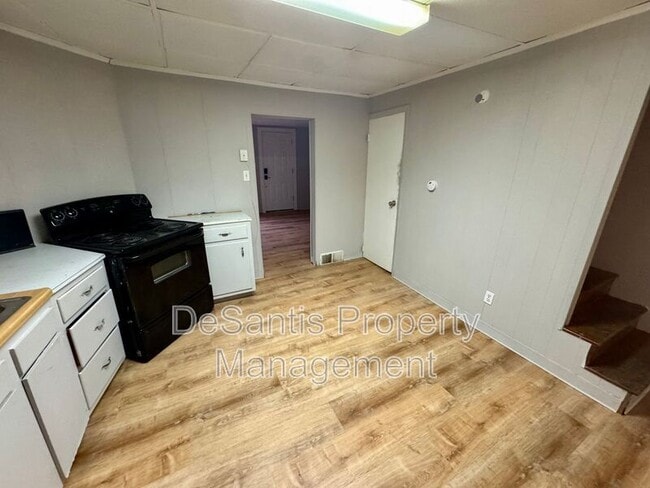 Building Photo - 474 Stang Ave