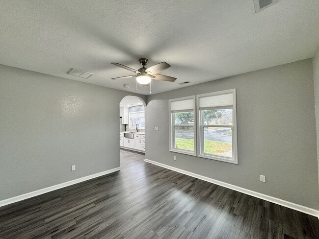 Building Photo - Fully-Updated 1st-Time Rental! Ready NOW! Pet Friendly w/Large, Detached Garage Workshop!