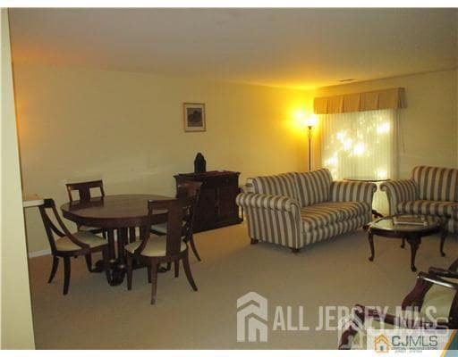 Building Photo - 1406 Woodbridge Commons Way