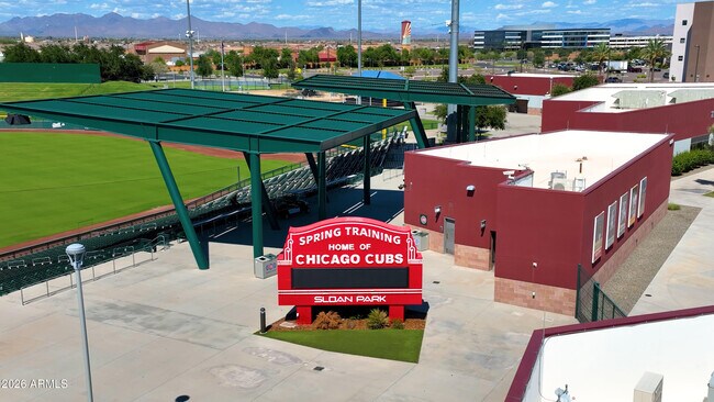 Building Photo - 540 N May