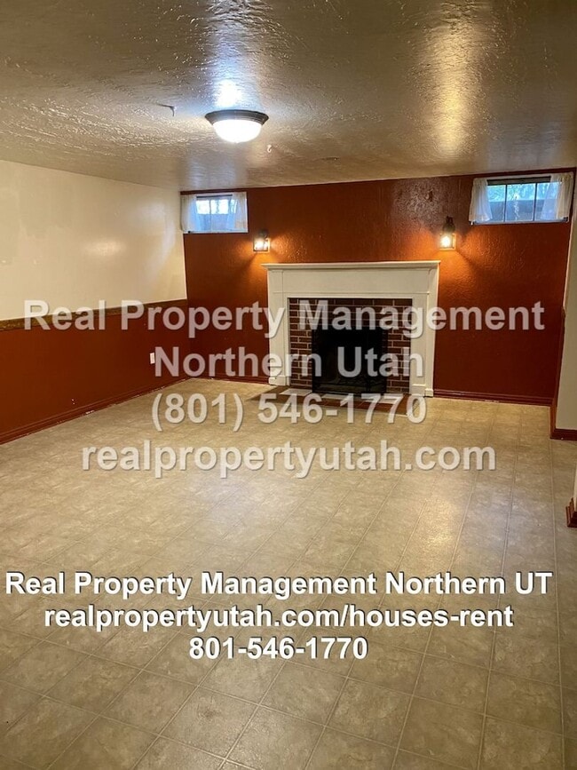 Building Photo - 5 Bedroom 2 Bath Rambler Now Available in ...