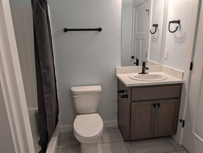 Building Photo - Brand New Single Level Home