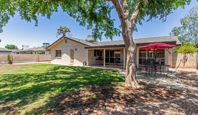Building Photo - 1953 E Laguna Dr