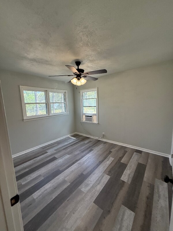 Building Photo - 920 Red Bud Dr