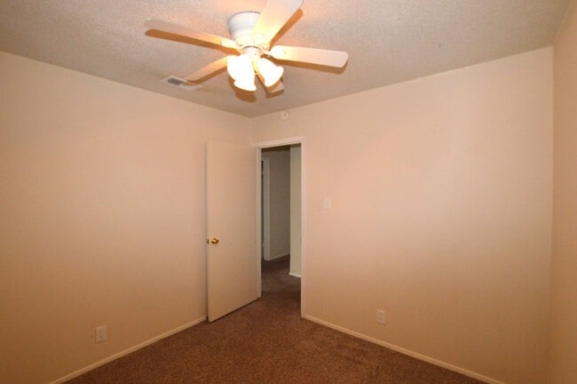 Building Photo - 9023 Sawtooth Ln