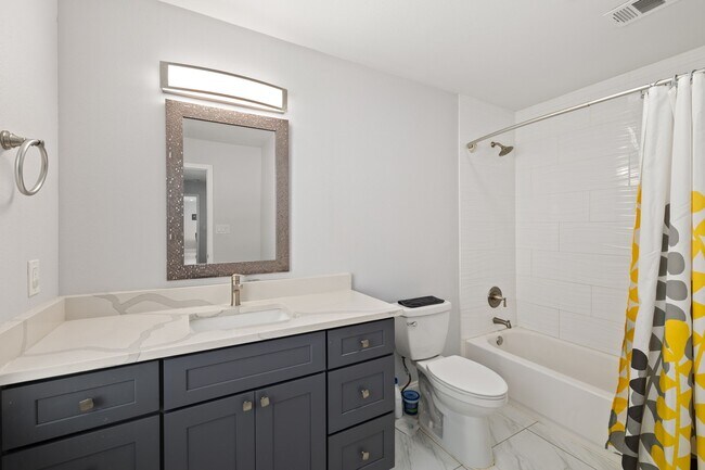 Building Photo - 2114 Briargreen Dr