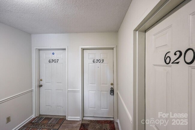 Building Photo - 6203 Rosecroft Dr