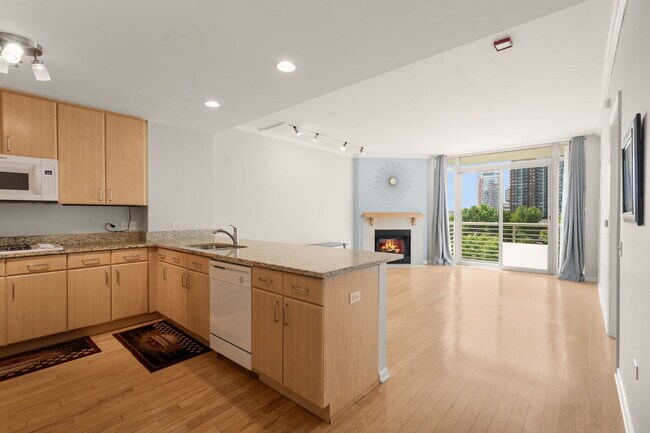 Building Photo - 1515 S Prairie Ave
