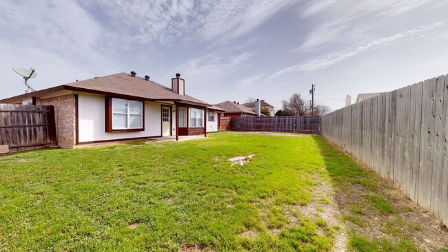 Building Photo - NEWLY REMODELED HOME 3 BEDROOM, 2 BATH, 2 ...