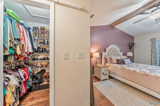 Building Photo - 10007 Meredith Ln SE