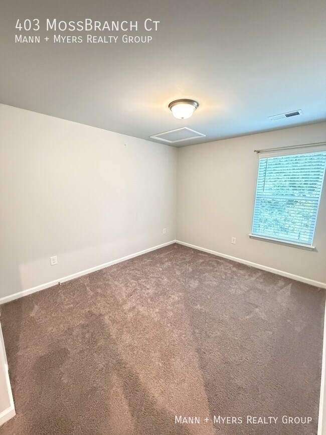 Building Photo - 403 Moss Branch Ct