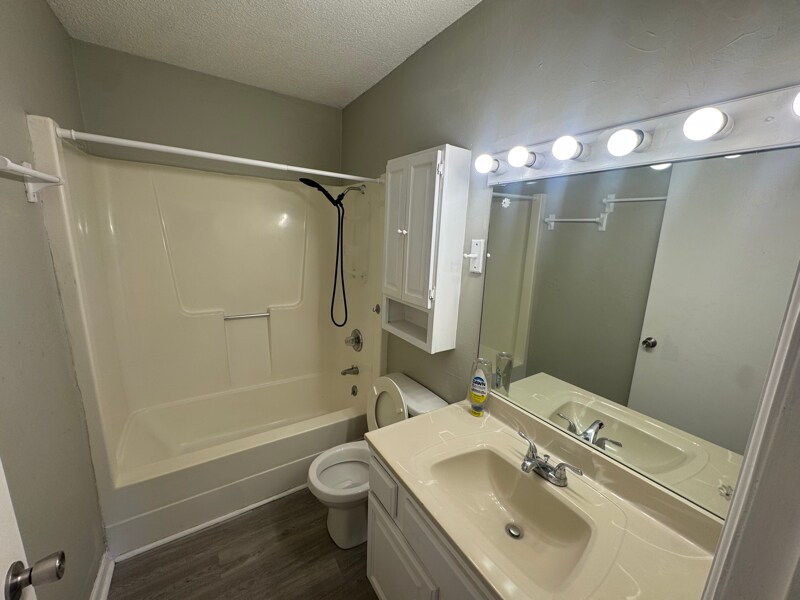 Building Photo - 541 S Deveron Dr