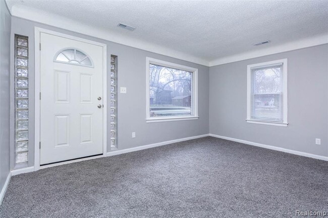 Building Photo - 9712 Cherokee St