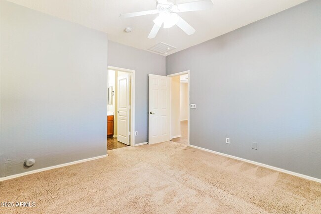 Building Photo - 1554 E Prickly Pear Pl