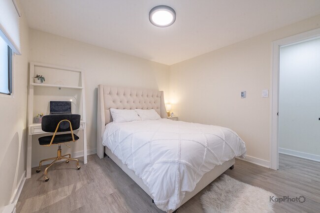 Building Photo - 6612 W 64th Pl