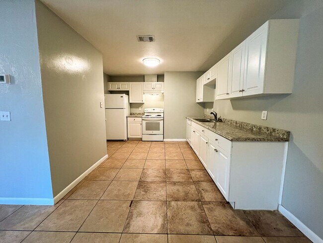 Building Photo - 2292 - Sugarfoot Oaks
