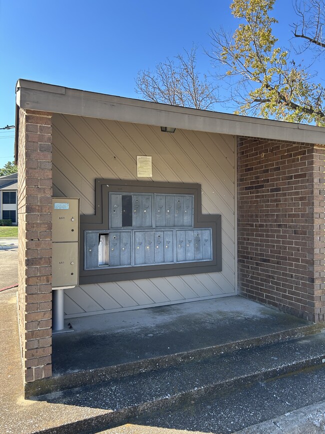 Building Photo - 4560 Chaha Rd