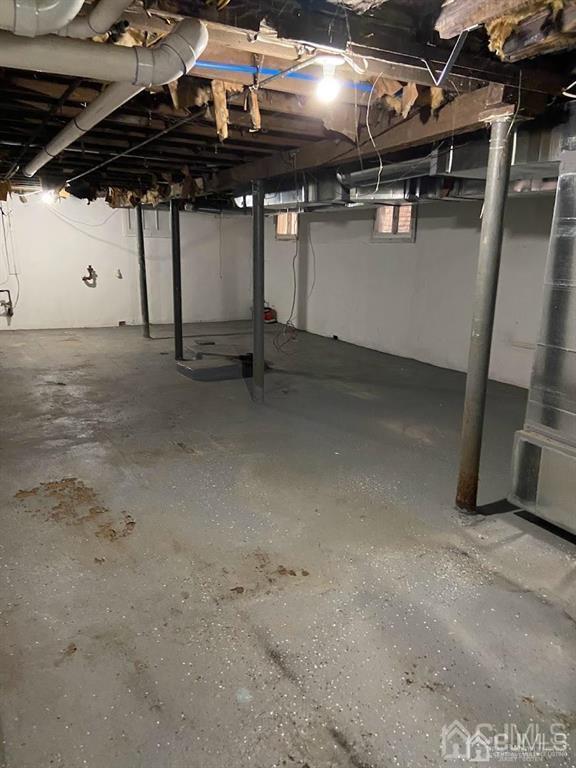 Building Photo - 690 State St