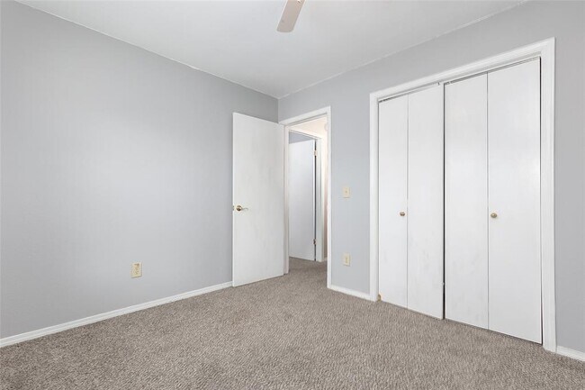 Building Photo - 10304 Southridge Terrace