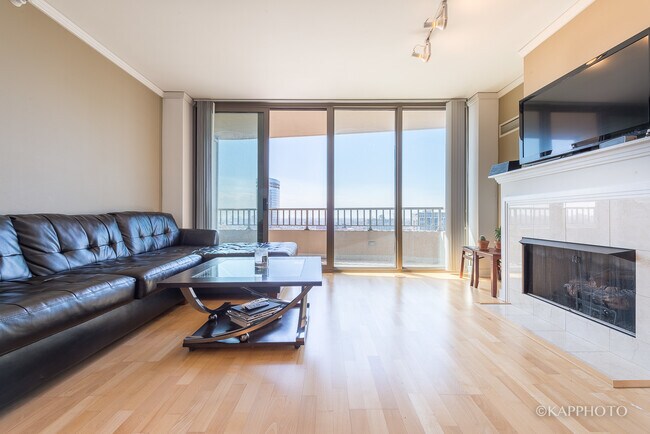 Building Photo - 200 N Jefferson St