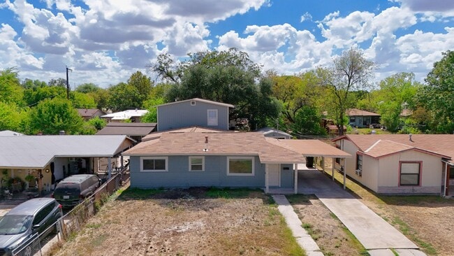 Building Photo - 250 Arapahoe Dr