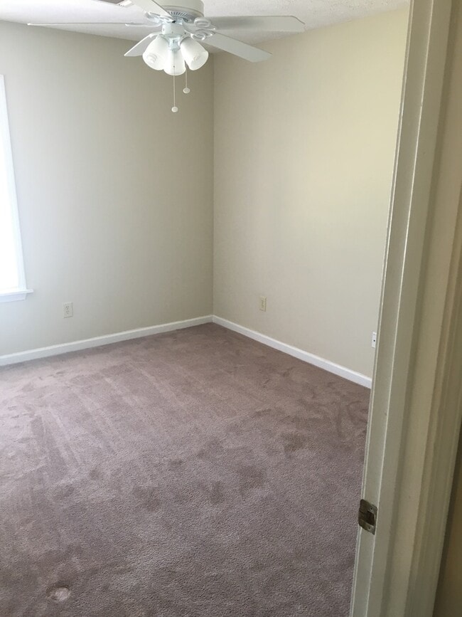 Building Photo - Three Bedroom on Veterans Available This F...