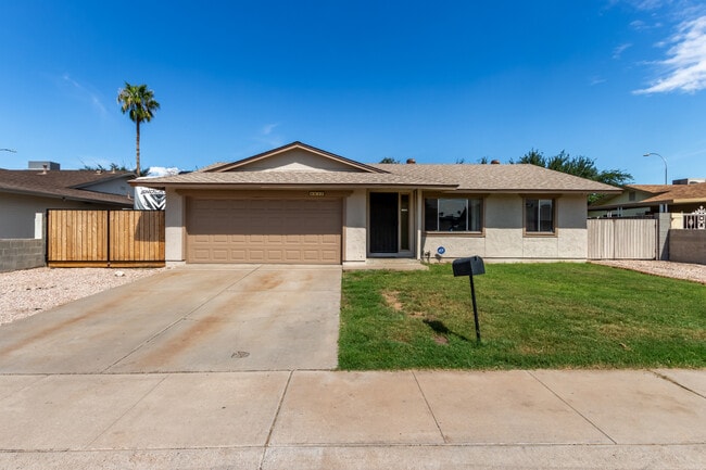 Building Photo - 4632 W Palo Verde Dr