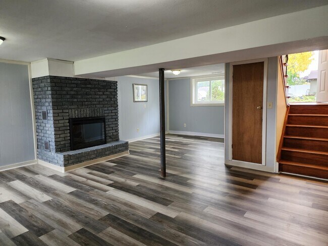 Building Photo - 9225 Carol Ann Dr
