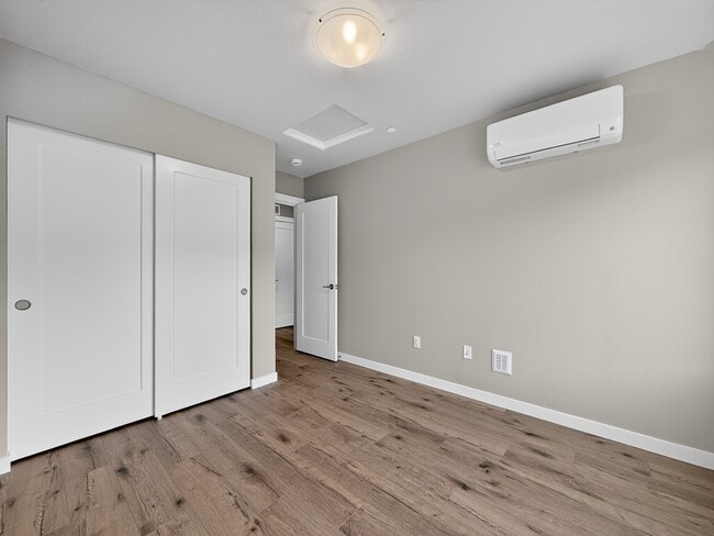 Building Photo - 1322 194th St SE