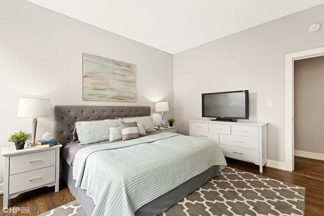 Building Photo - 414 E 44th St